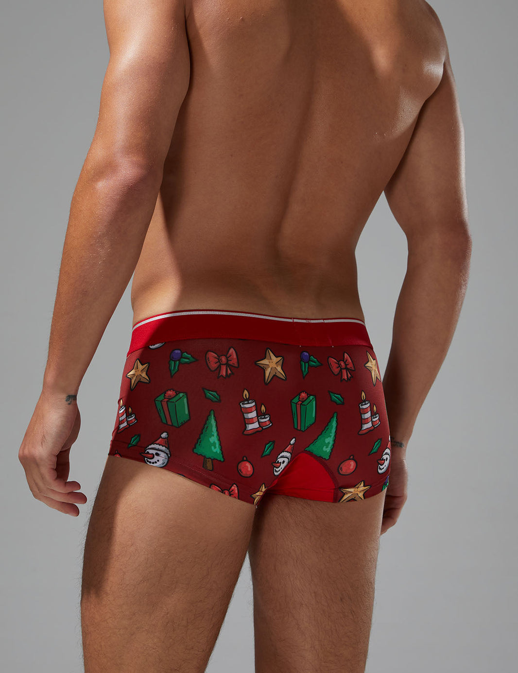 Holiday celebration|Christmas party|Winter lounging|Romantic gift|Breathable|Butt-lifting|Festive style|Body accentuation|Holiday mood|Lightweight comfort|Men's trunks|Low-rise underwear|Christmas underwear|SEOBEAN briefs|Red|Back view